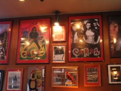 矢沢永吉のスタイルを彷彿とするバー空間